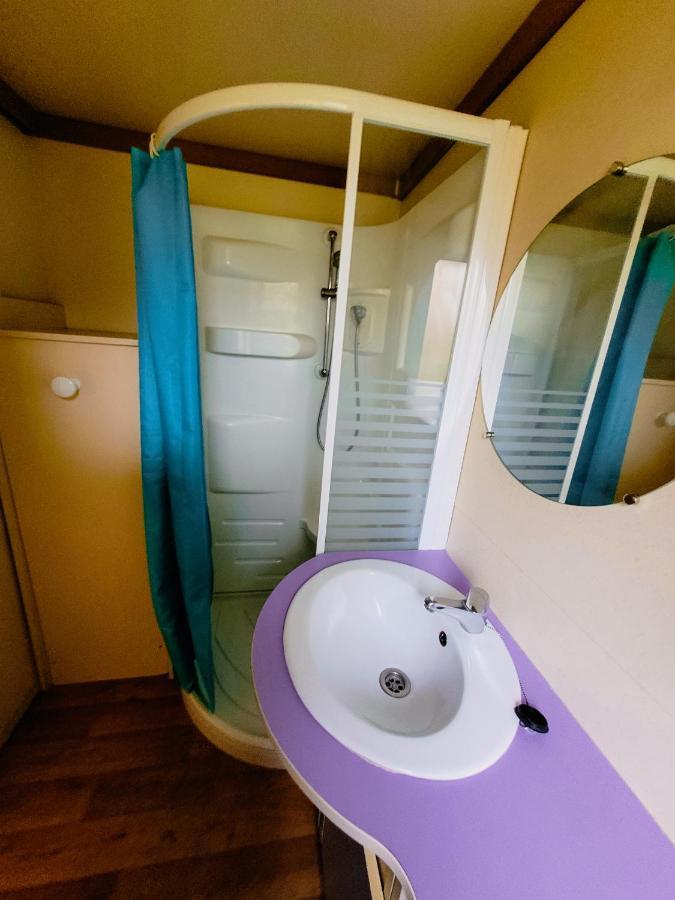 Camping Les Hirondelles Bourg-Sainte-Marie Esterno foto