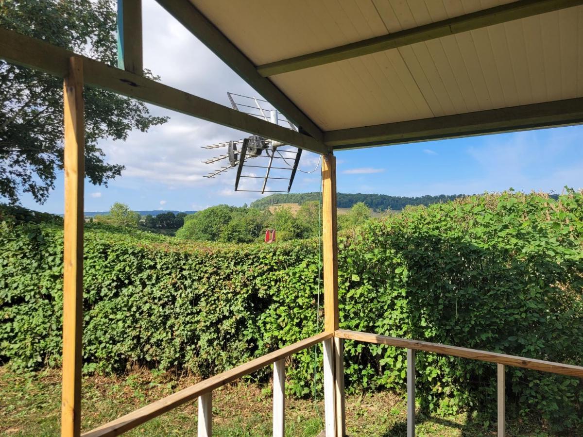 Camping Les Hirondelles Bourg-Sainte-Marie Esterno foto