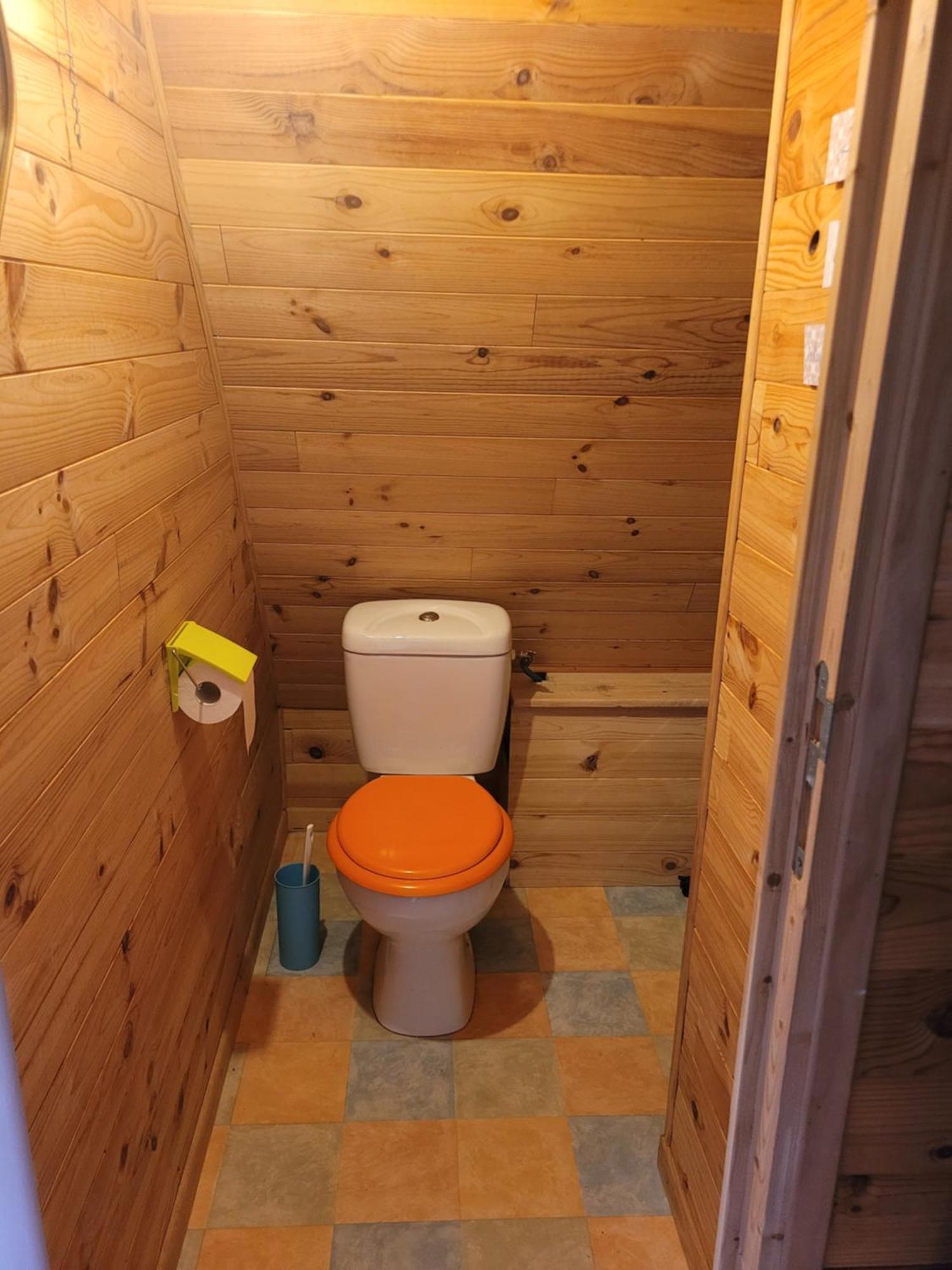 Camping Les Hirondelles Bourg-Sainte-Marie Esterno foto