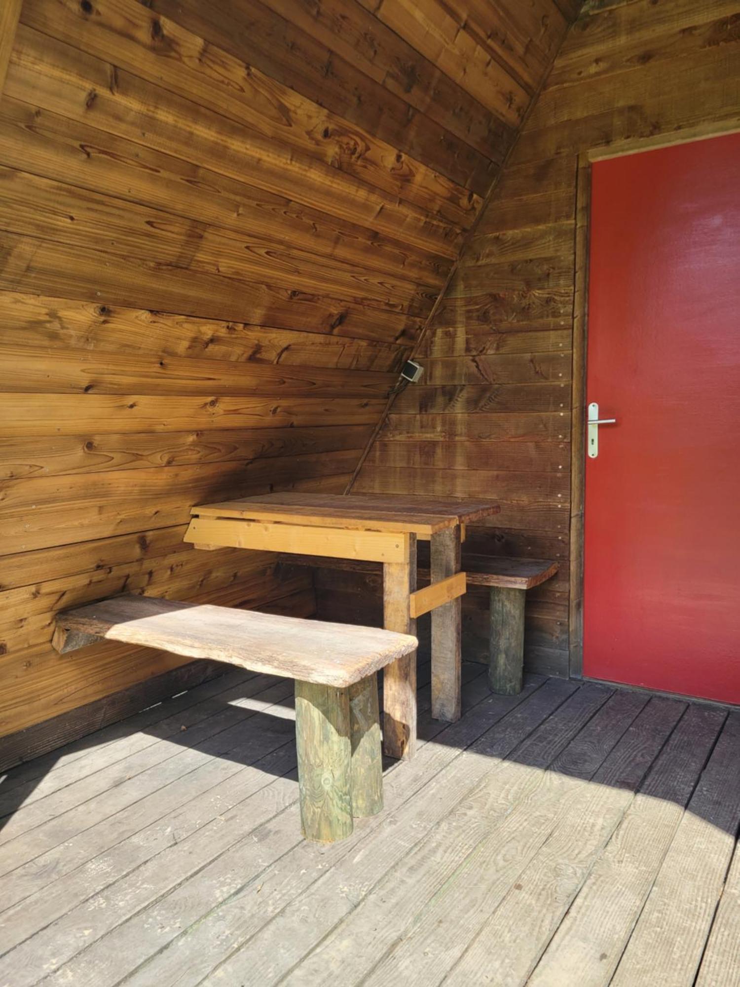 Camping Les Hirondelles Bourg-Sainte-Marie Esterno foto