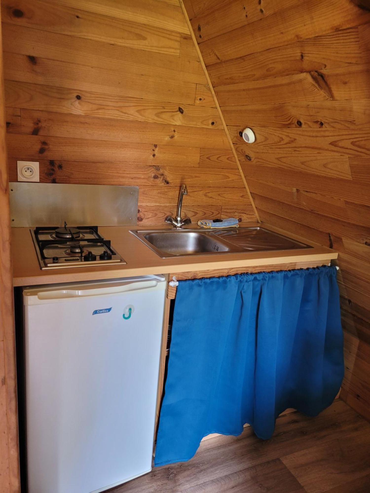 Camping Les Hirondelles Bourg-Sainte-Marie Esterno foto
