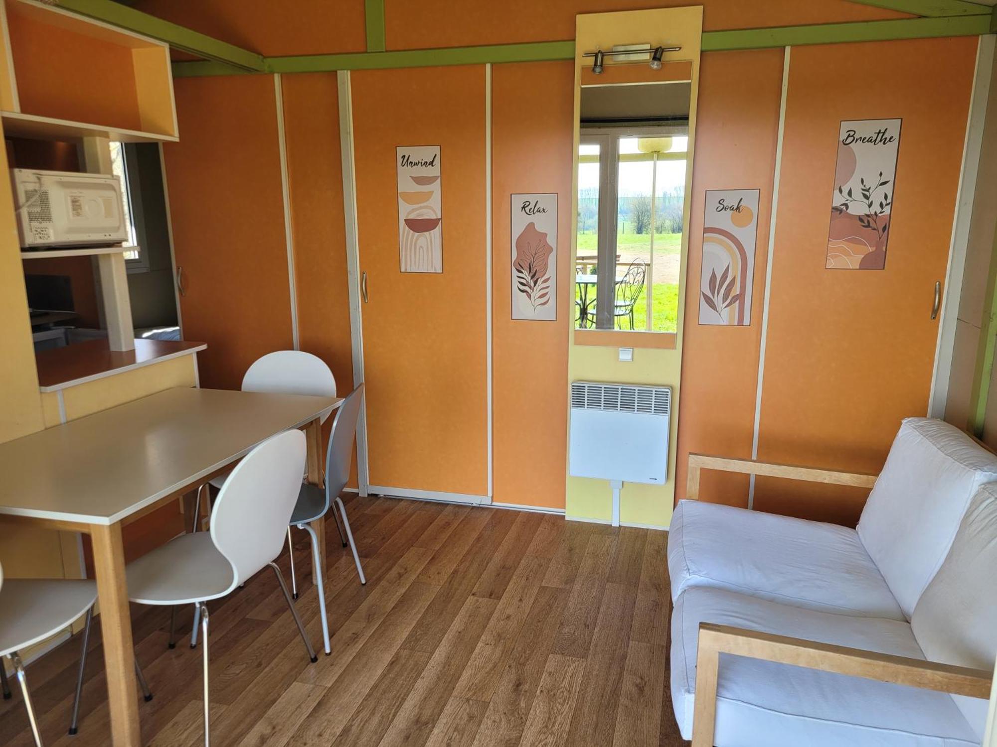 Camping Les Hirondelles Bourg-Sainte-Marie Esterno foto