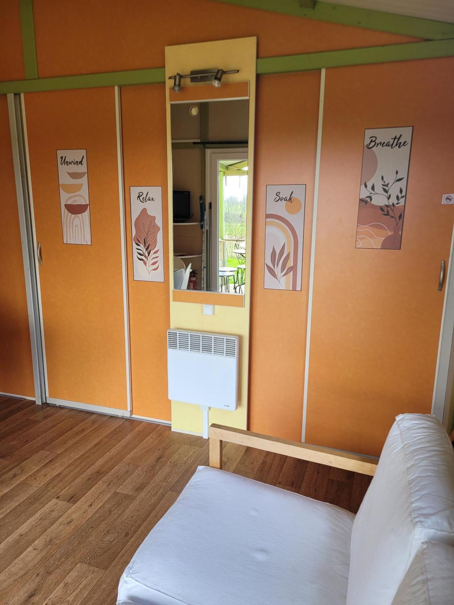Camping Les Hirondelles Bourg-Sainte-Marie Esterno foto