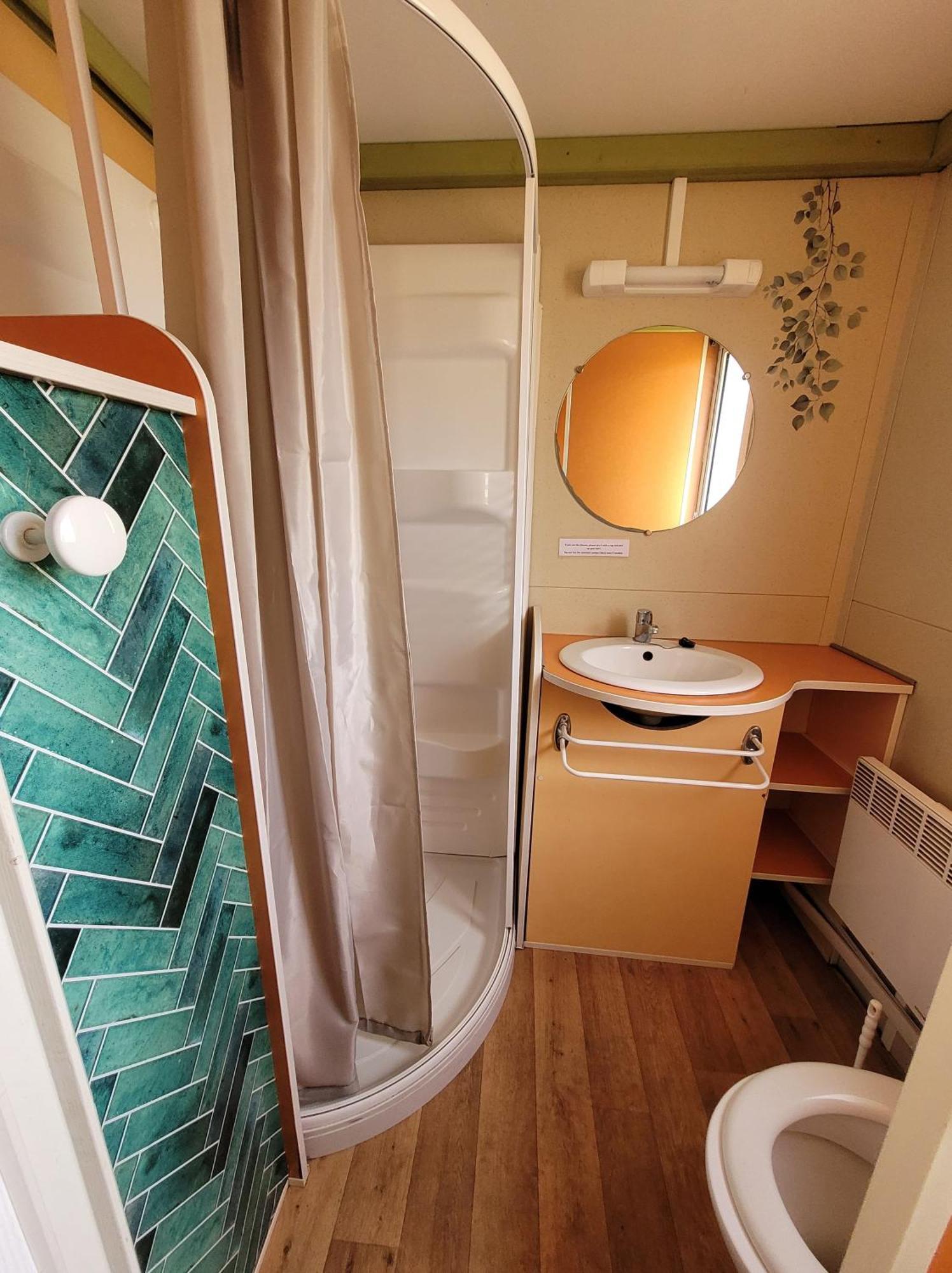 Camping Les Hirondelles Bourg-Sainte-Marie Esterno foto